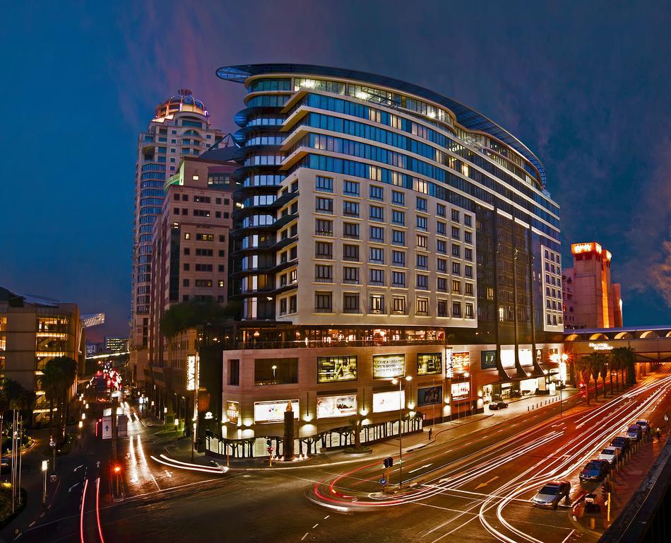 photo_2019-12-09_16-48-23 DaVinci Hotel on Nelson Mandela Square